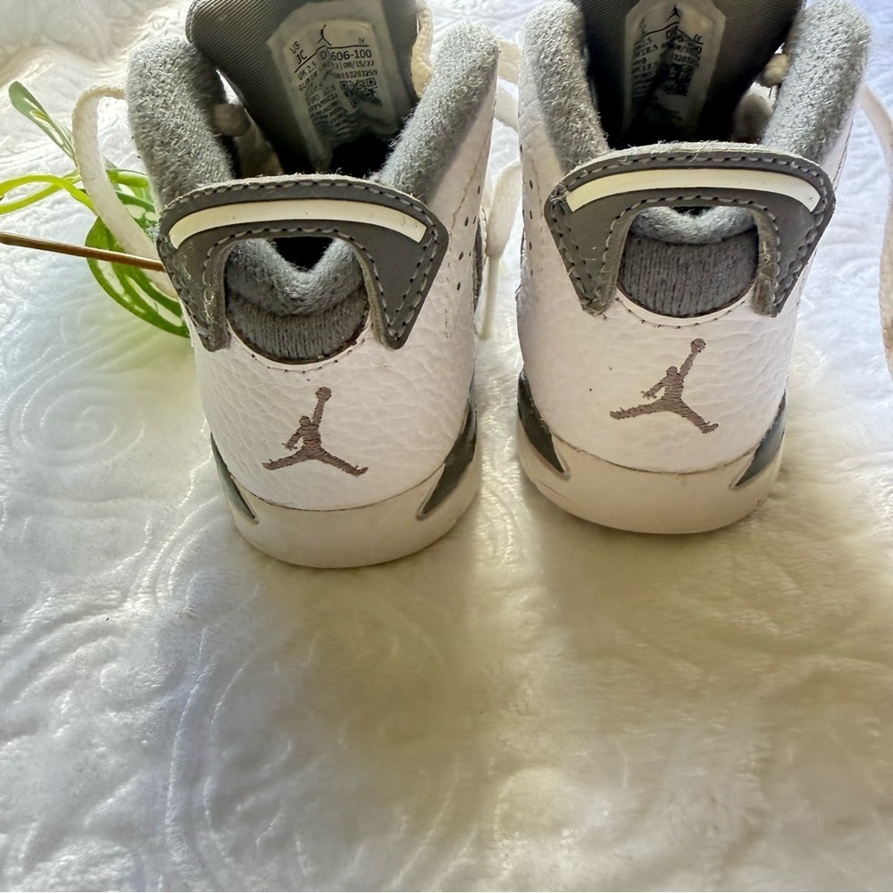 Jordan 6 Retro Baby Sneakers White Gray Size 3C - Picture 2 of 7